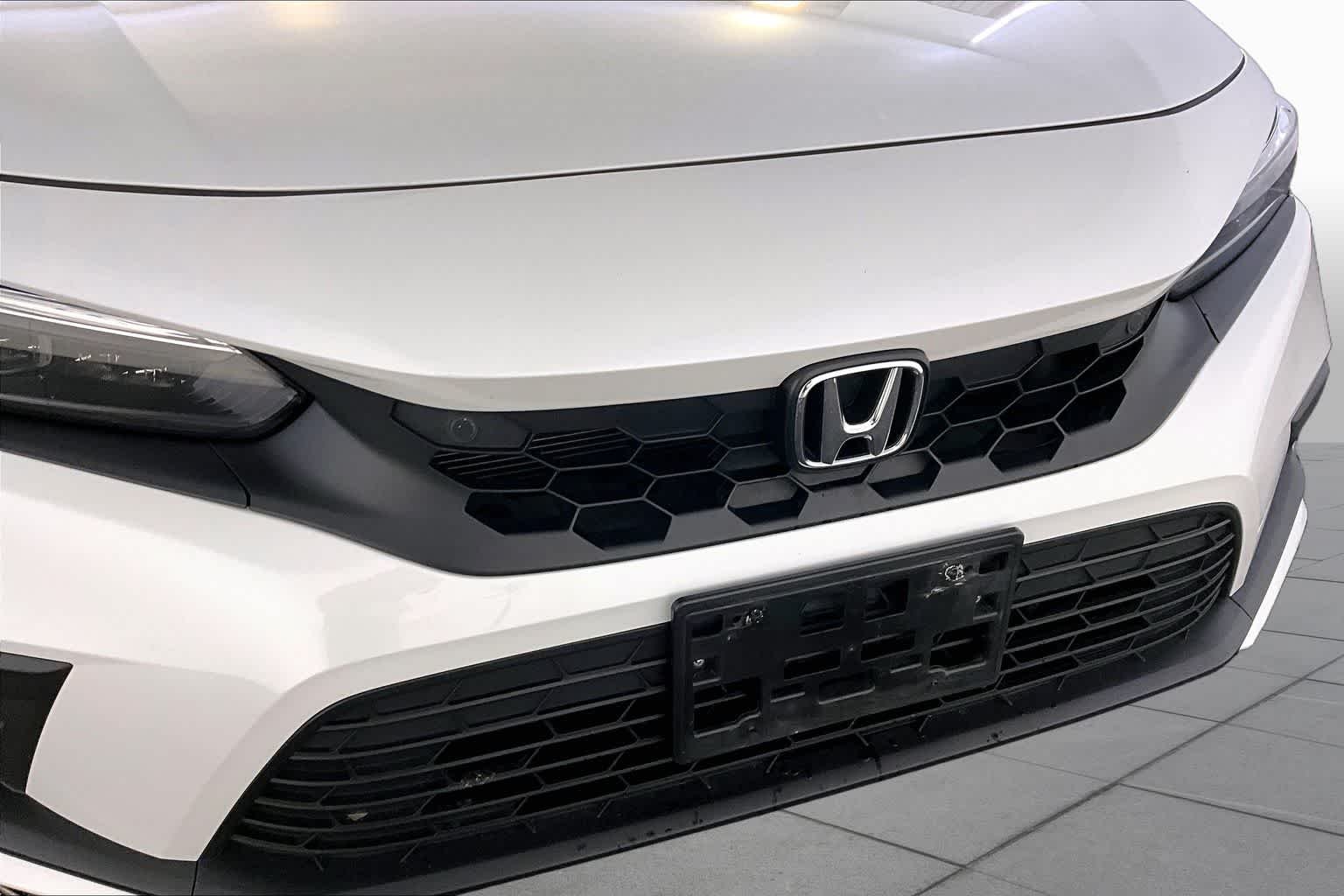 Used 2023 Platinum White Pearl Honda Sport Touring image 32