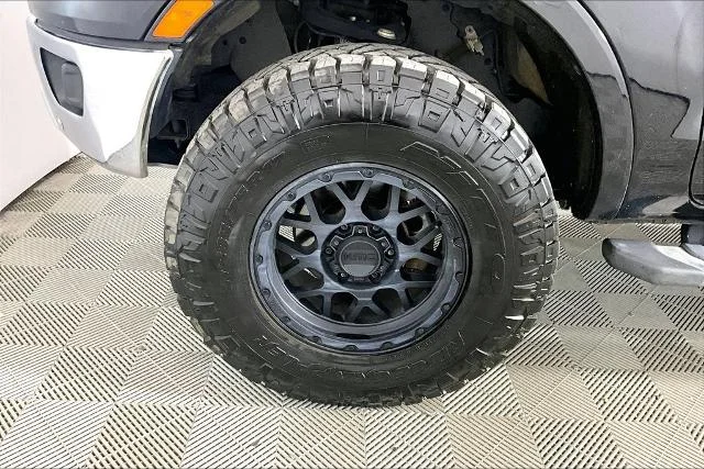 Used 2019 Shadow Black Ford XLT image 33