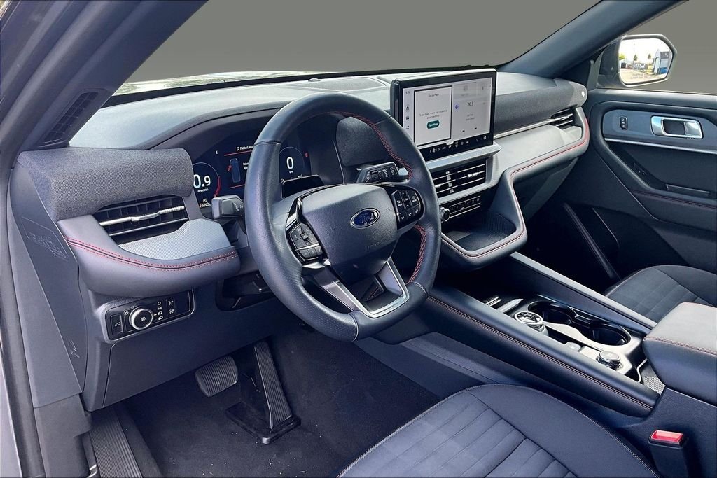 Used 2025 Gray Metallic Ford ST-Line image 7