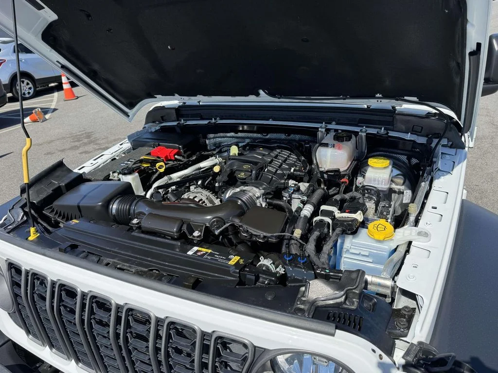 Used 2024 White Jeep Sport S image 12