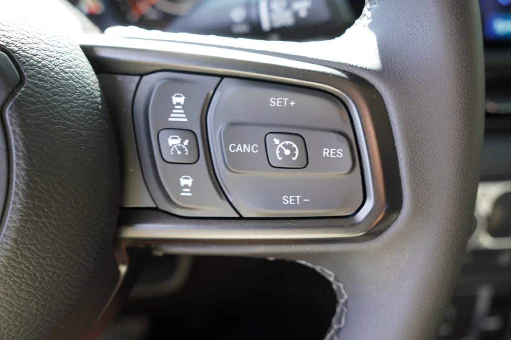 Certified Used 2026 Black Clearcoat Jeep Mojave image 29
