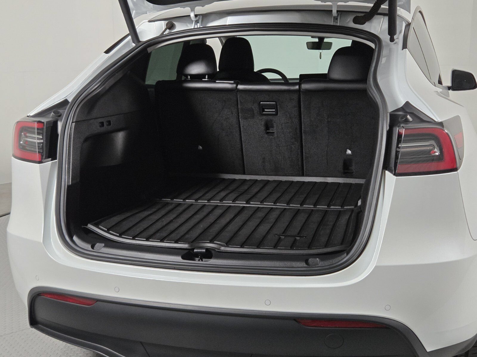 2022 Tesla Model Y Long Range - Photo 17