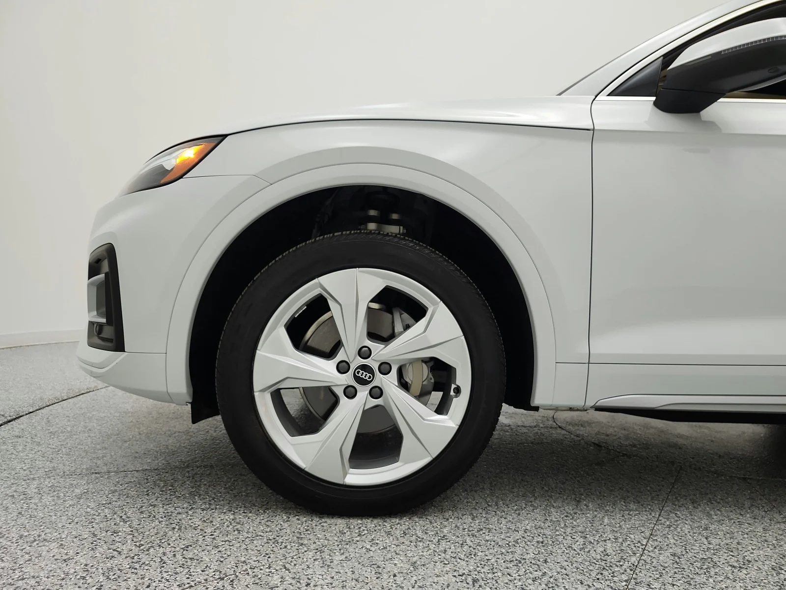 Used 2021 Glacier White Metallic Audi Premium Plus 45 TFSI quattro image 18