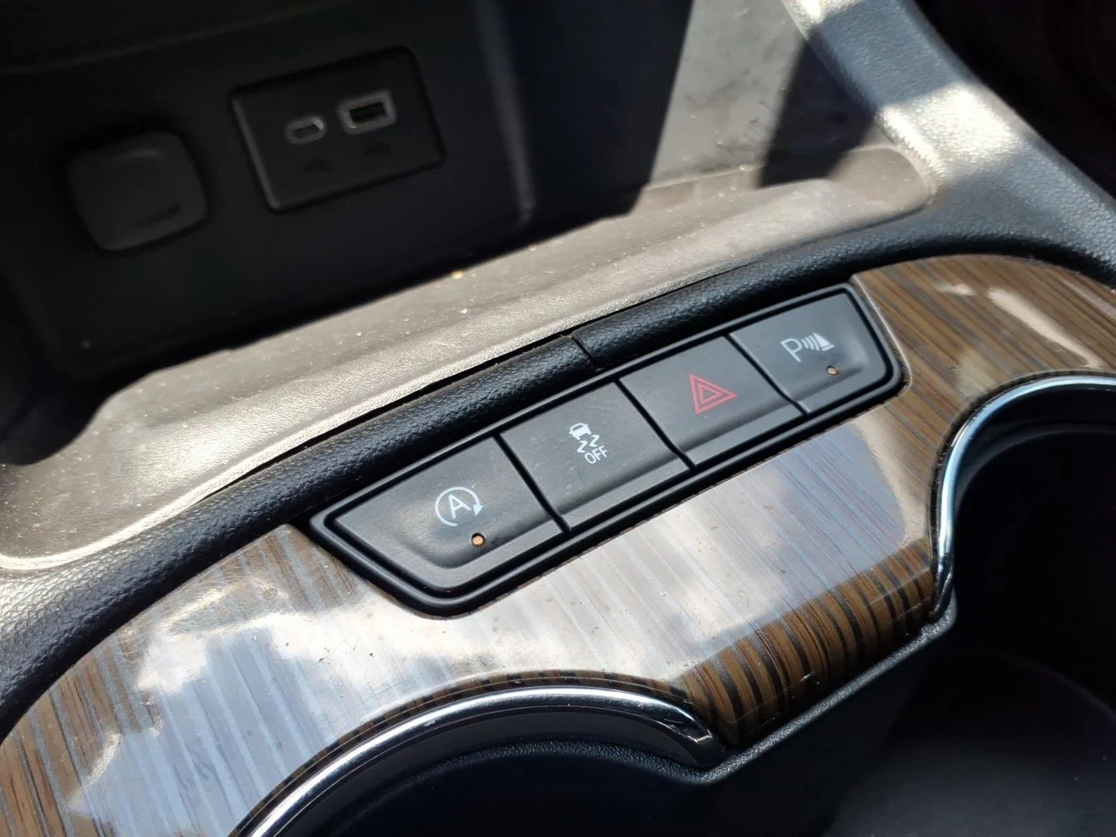 Used 2021 WHITE GMC SLE image 7