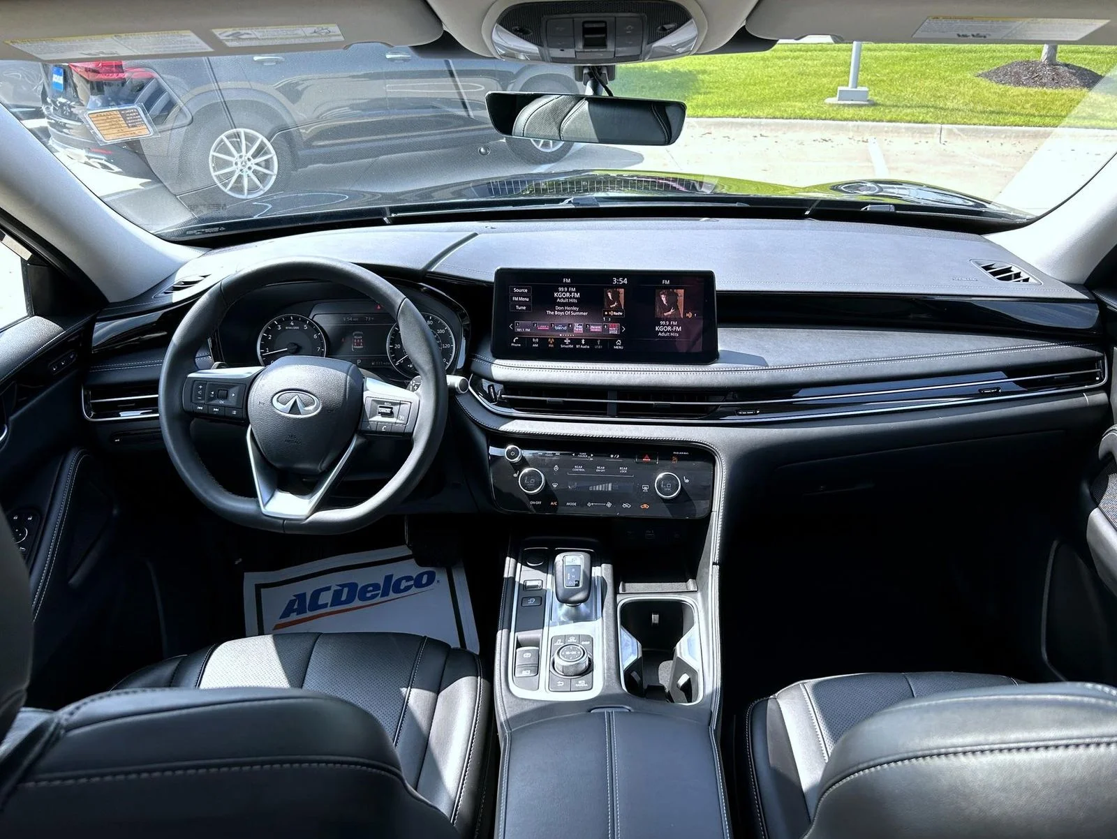 Used 2025 Black INFINITI PURE image 12