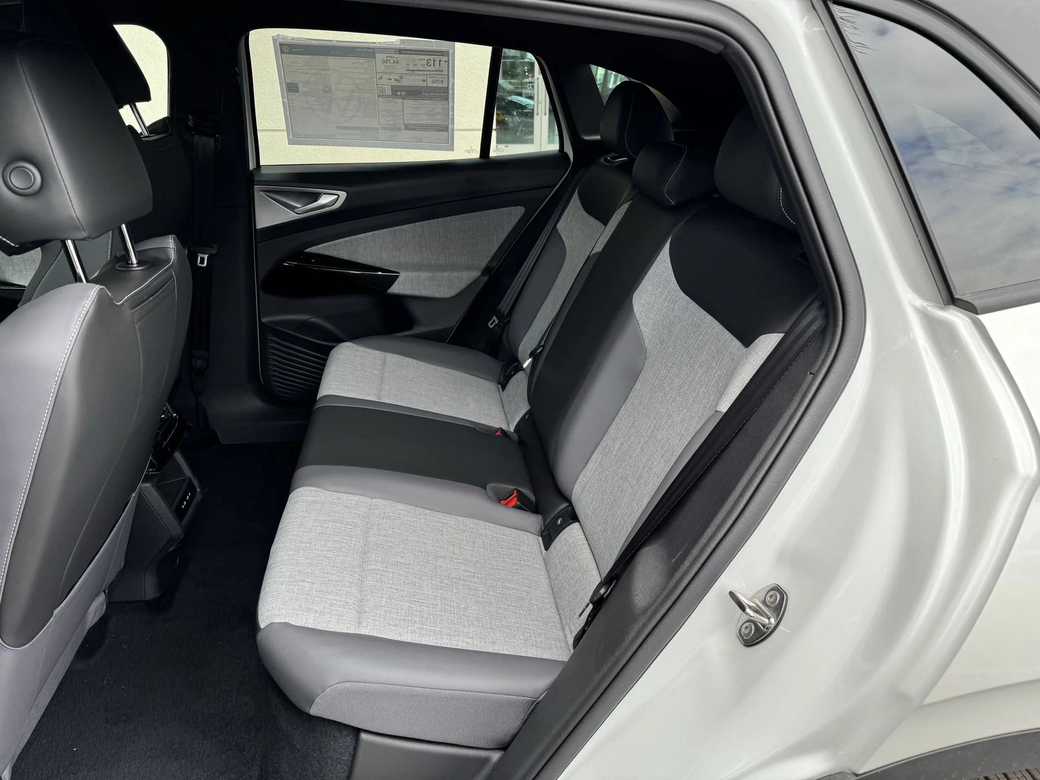 New 2026 Opal White Pearl Volkswagen Pro image 28