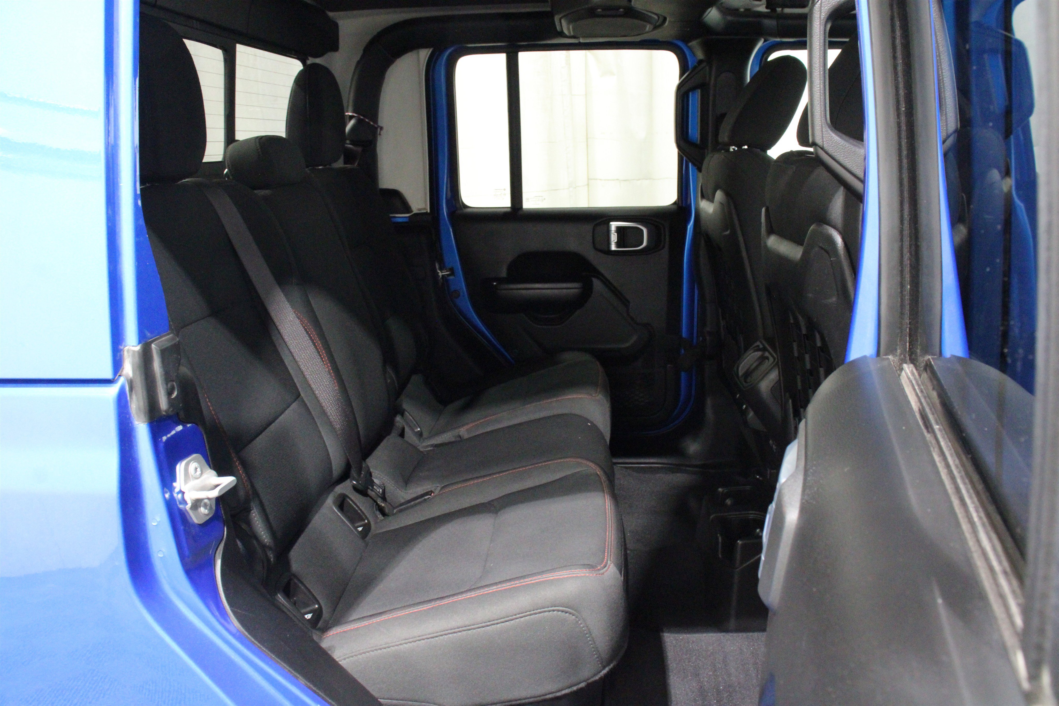 Used 2021 Hydro Blue Pearlcoat Jeep Rubicon image 27