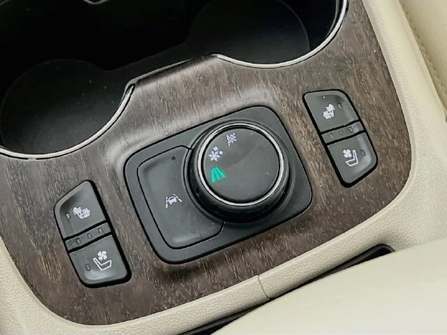Used 2023 Red GMC Denali image 21