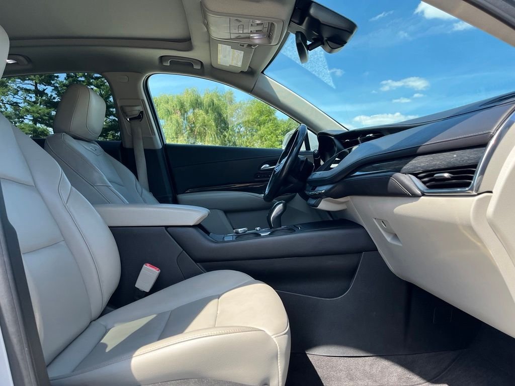 Used 2019 Silver Cadillac Premium Luxury image 26