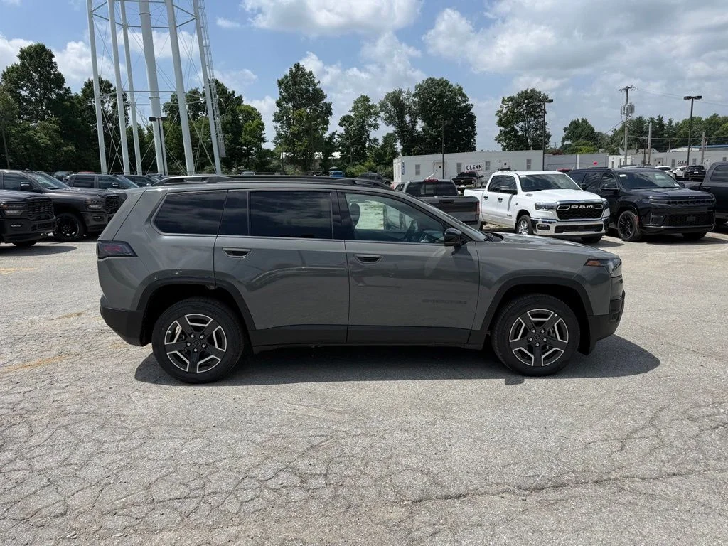 New 2026 Sting-Gray Clear-Coat Exterior Paint Jeep Limited image 5