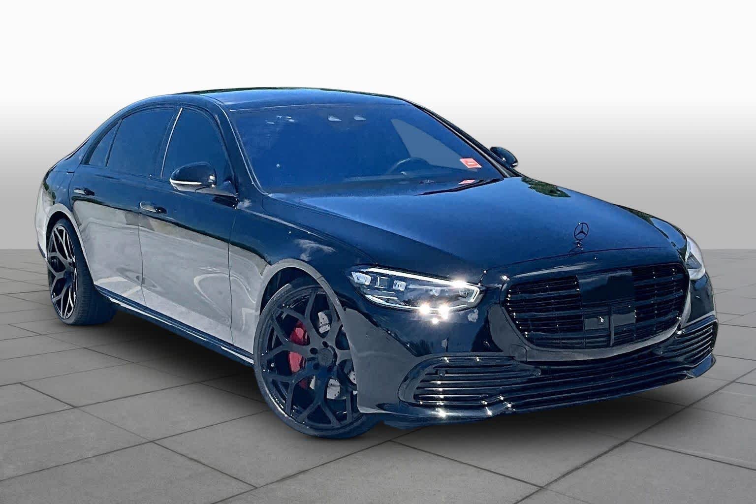 Used 2023 Obsidian Black Mercedes-Benz S 500 image 3
