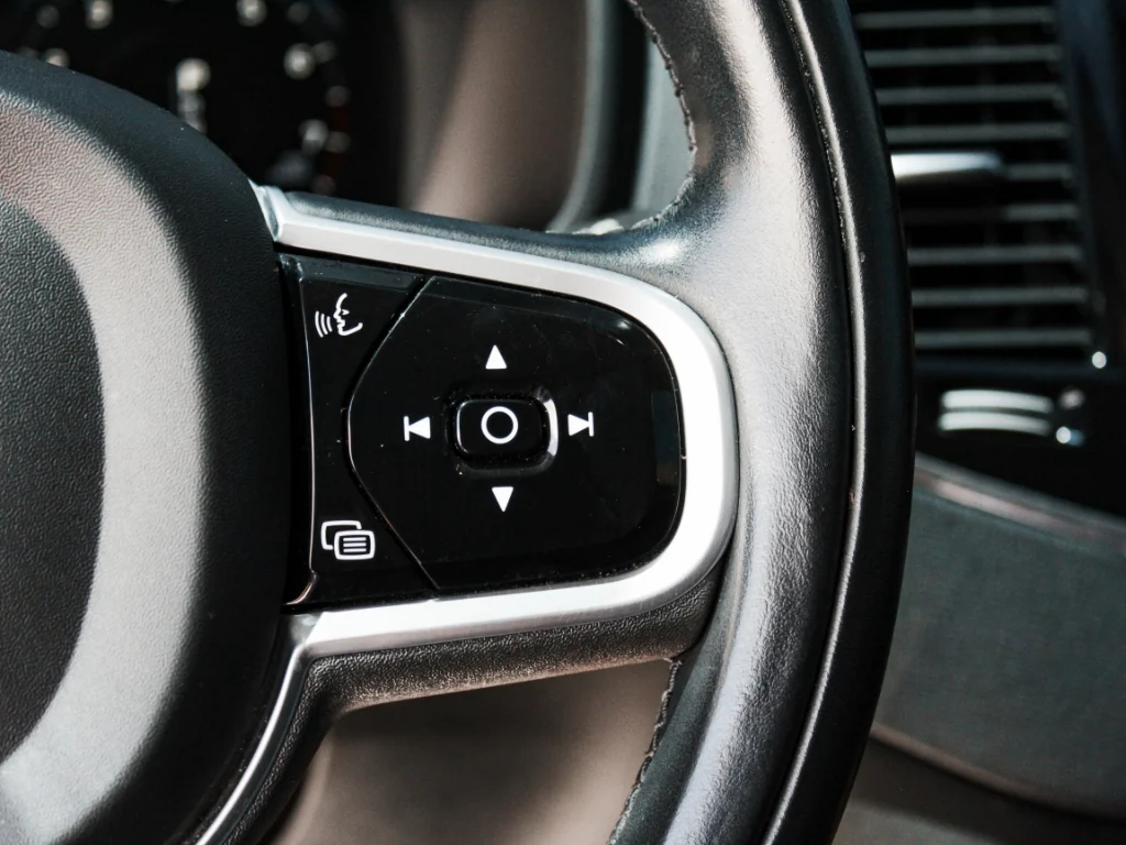 Used 2022 Thunder Grey Metallic Volvo Momentum image 14