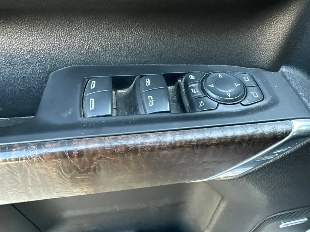 Used 2020 QUICKSILVER METALLIC GMC Denali image 10