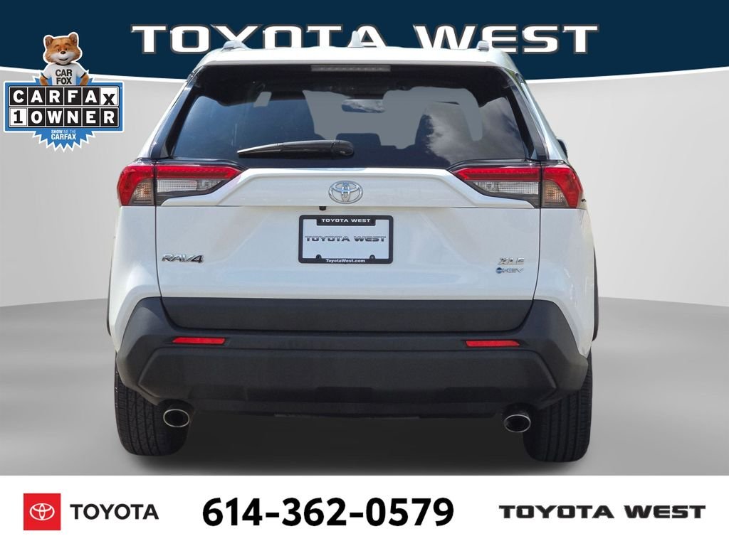 Used 2025 White Toyota XLE image 8