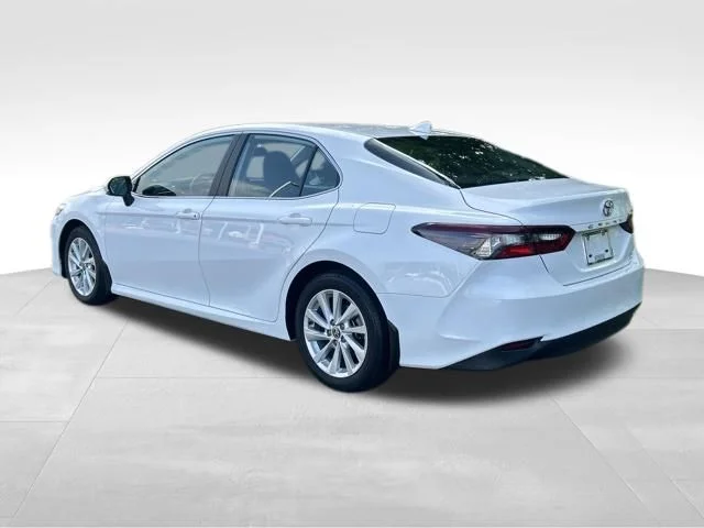 Used 2023 White Toyota LE image 3