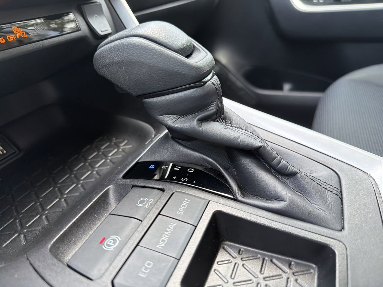 Used 2024 Silver Sky Metallic Toyota LE image 22