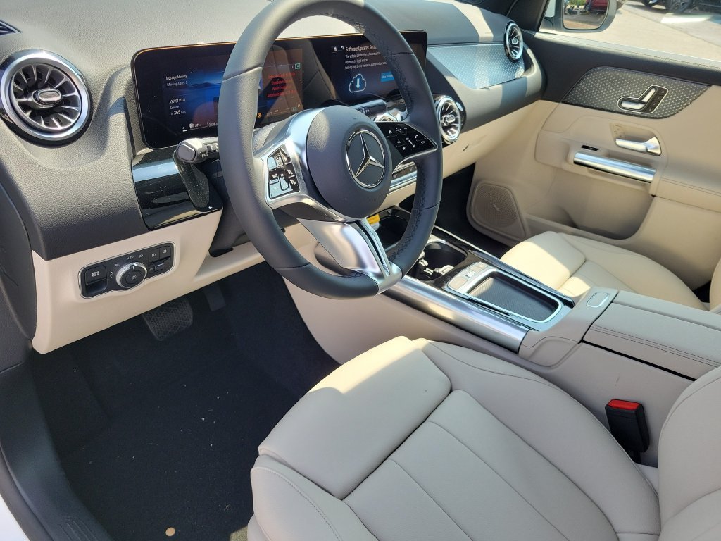 New 2026 Polar White Mercedes-Benz GLA 250 image 16