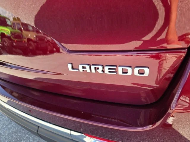 New 2026 Velvet Red Pearl-Coat Exterior Paint Jeep Laredo X image 12