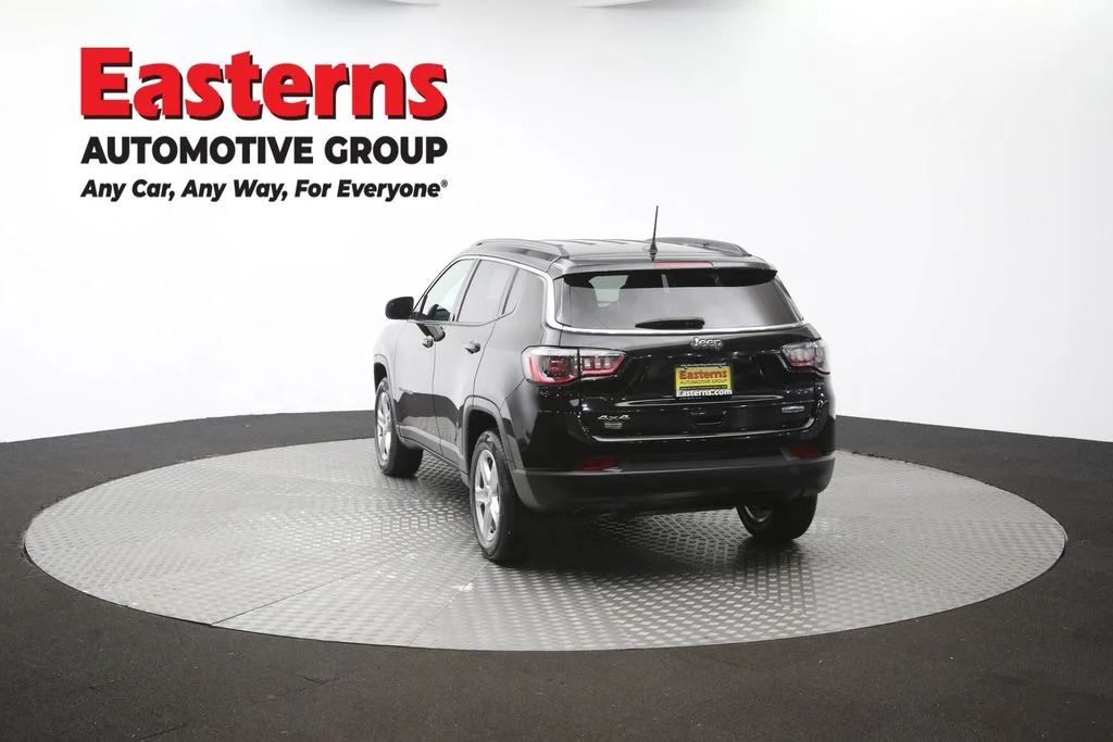 Used 2023 Black Jeep Latitude image 40