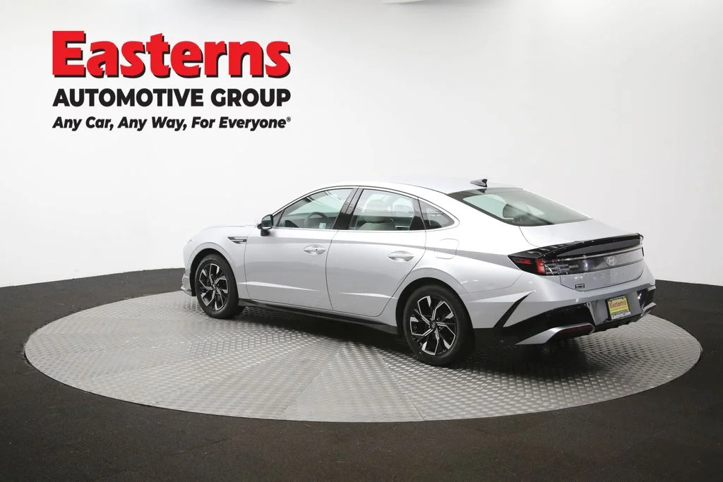 Used 2025 Silver Hyundai SEL image 64