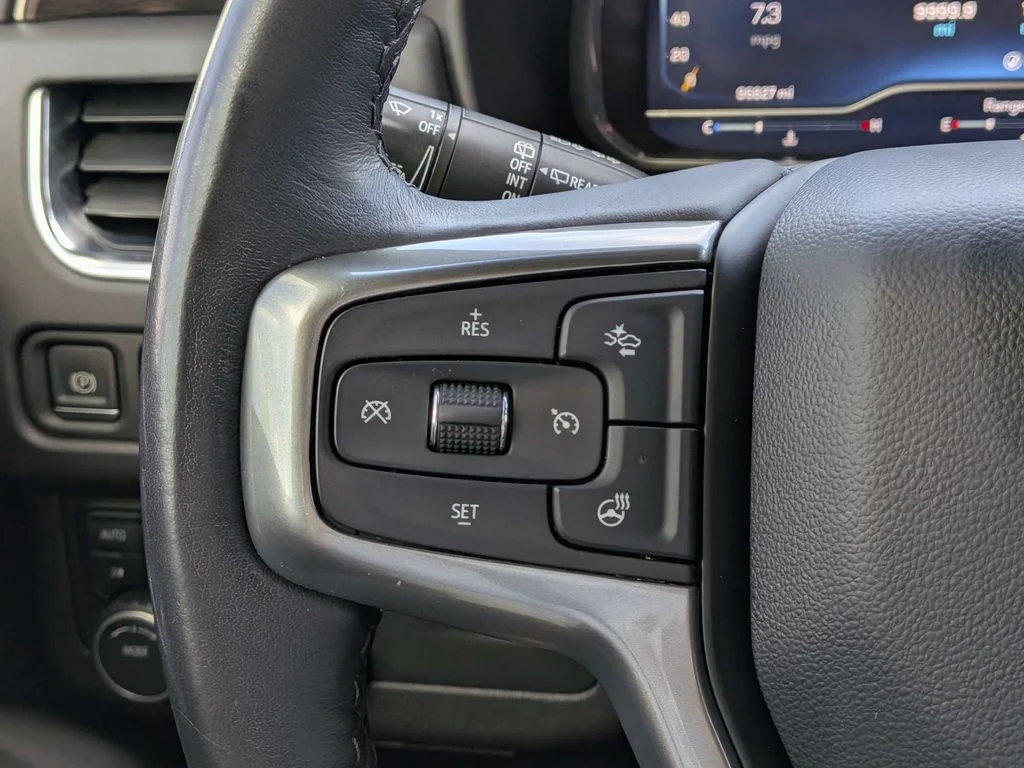Used 2022 White Chevrolet Z71 image 24