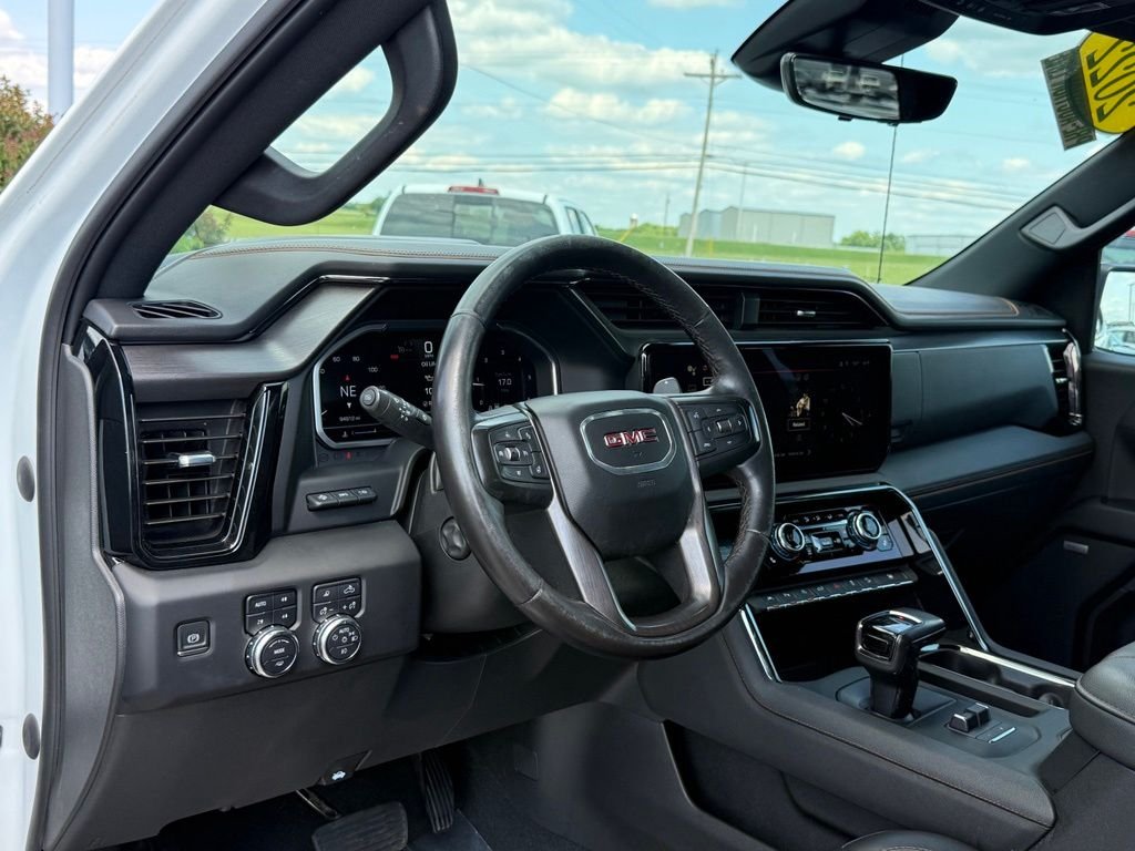 Used 2022 White GMC AT4 image 4