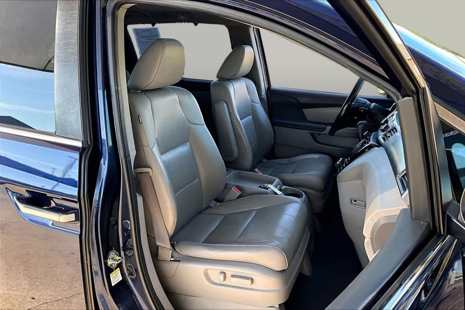 Used 2016 Obsidian Blue Pearl Honda EX-L image 9