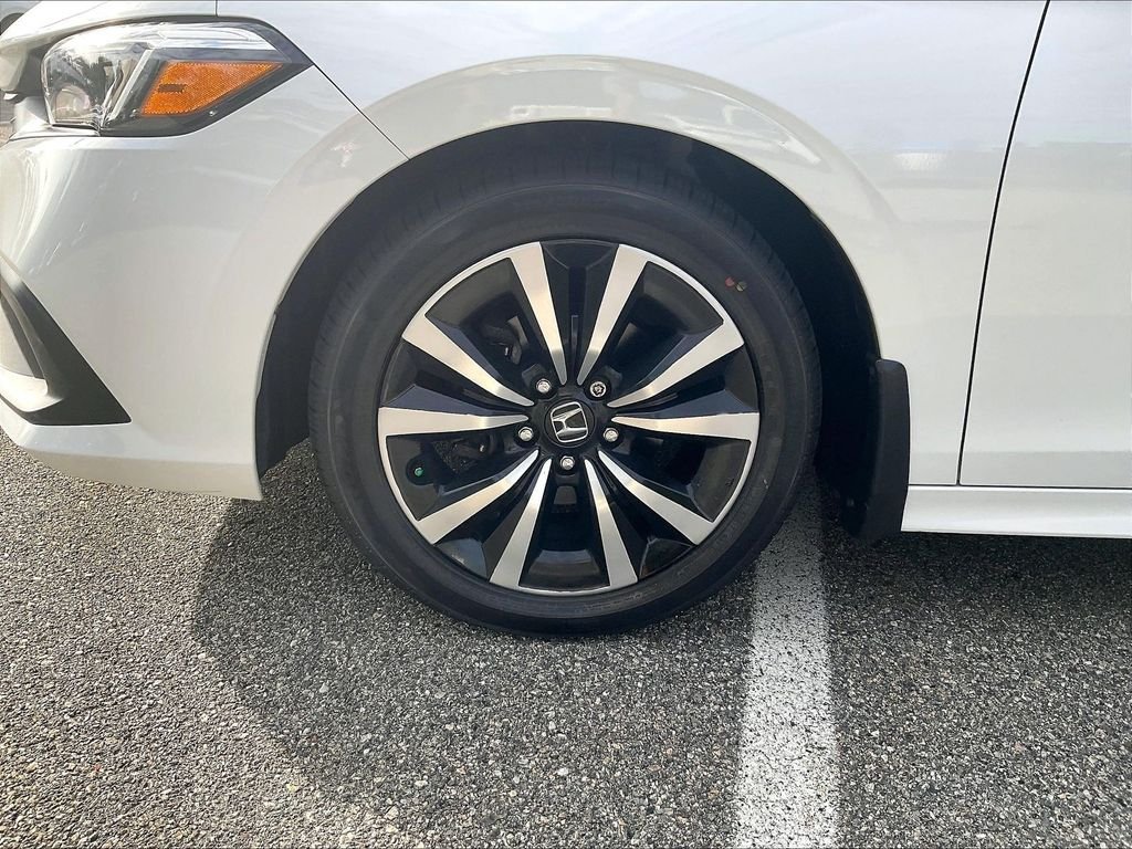 Used 2023 White Honda EX image 7