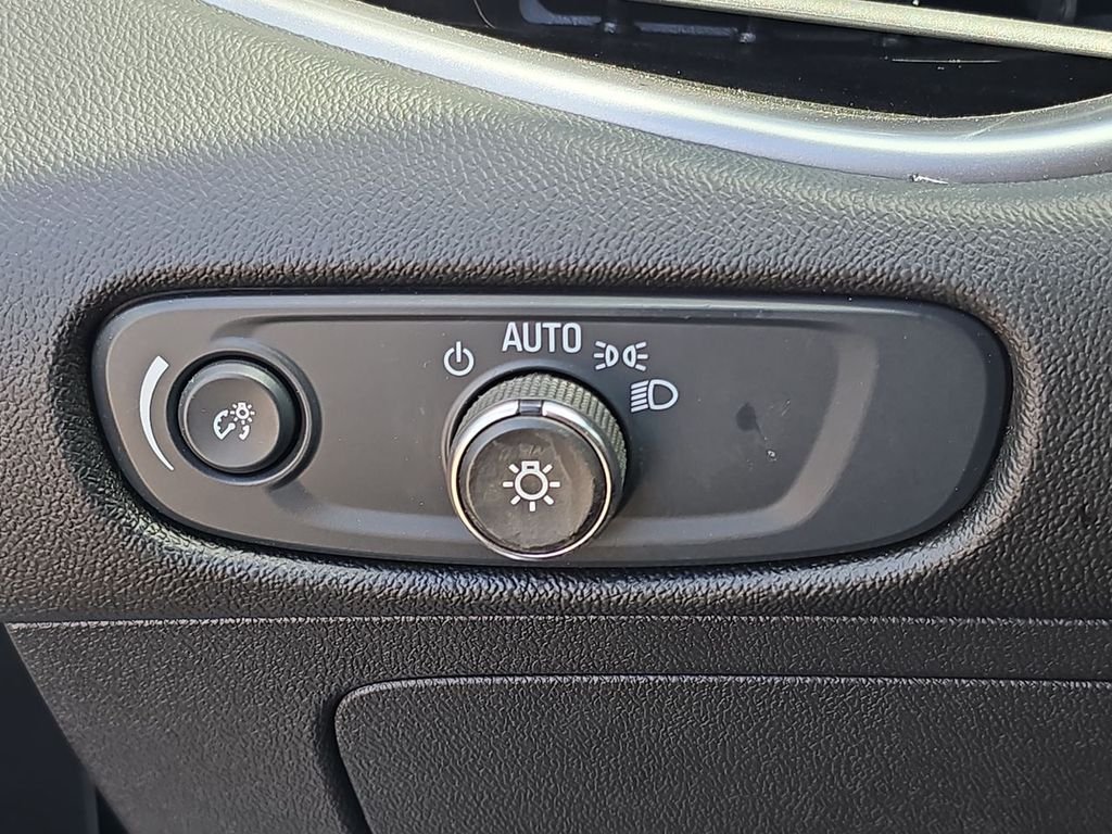 Used 2024 White Chevrolet LT image 18