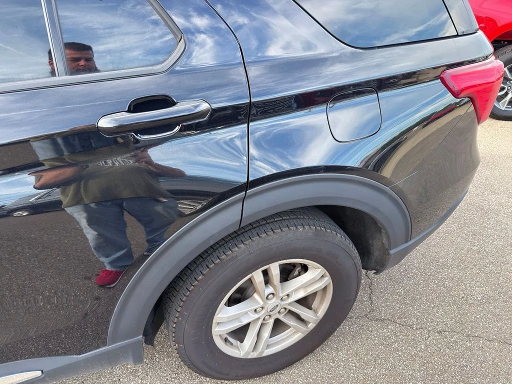 Used 2023 Black Ford XLT image 12