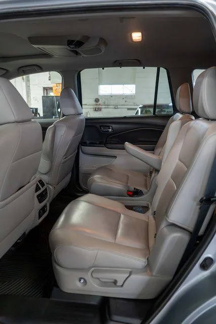 Used 2020 Gray Honda Touring image 12