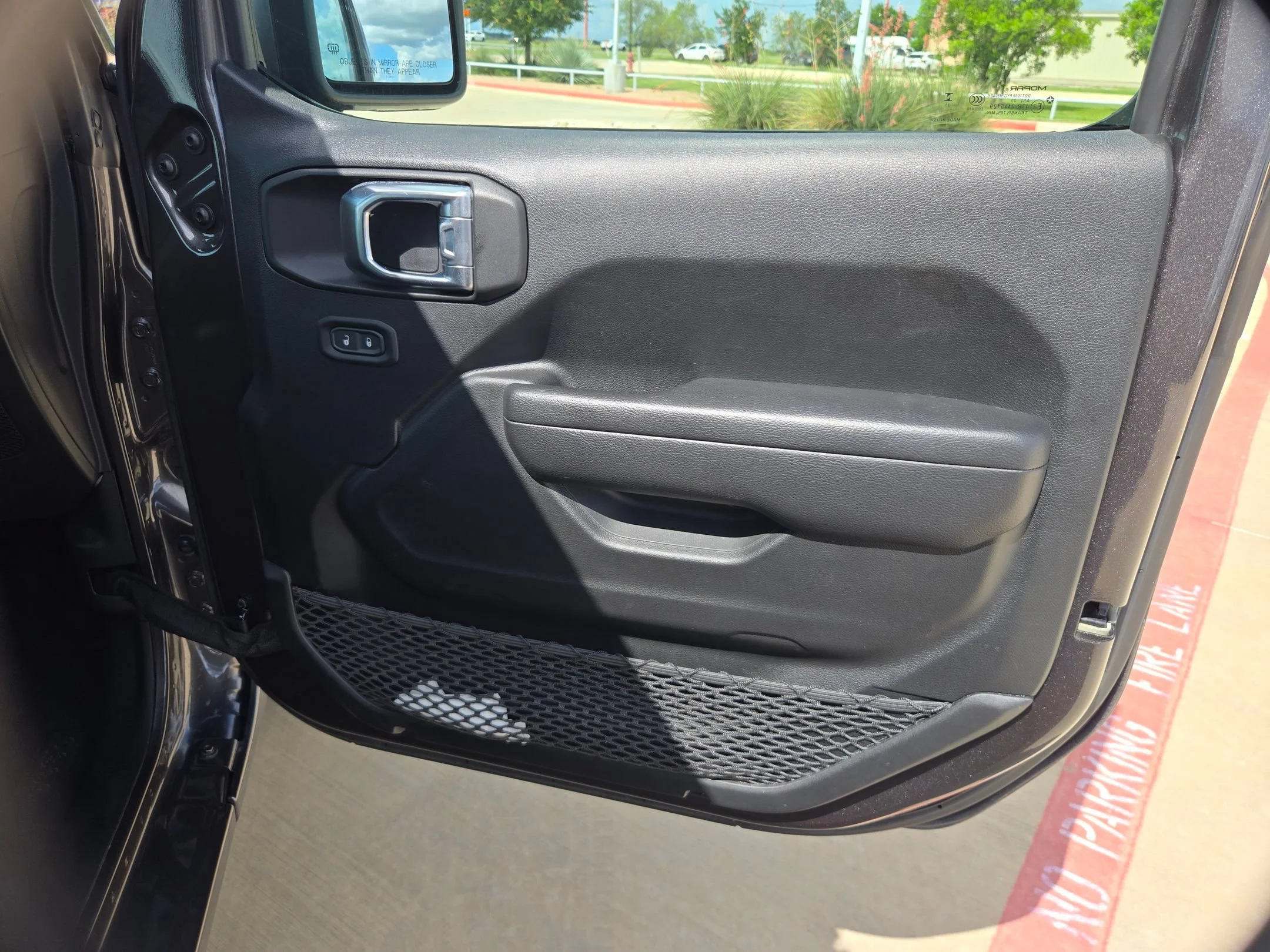 Used 2023 Gray Jeep Sport S image 25