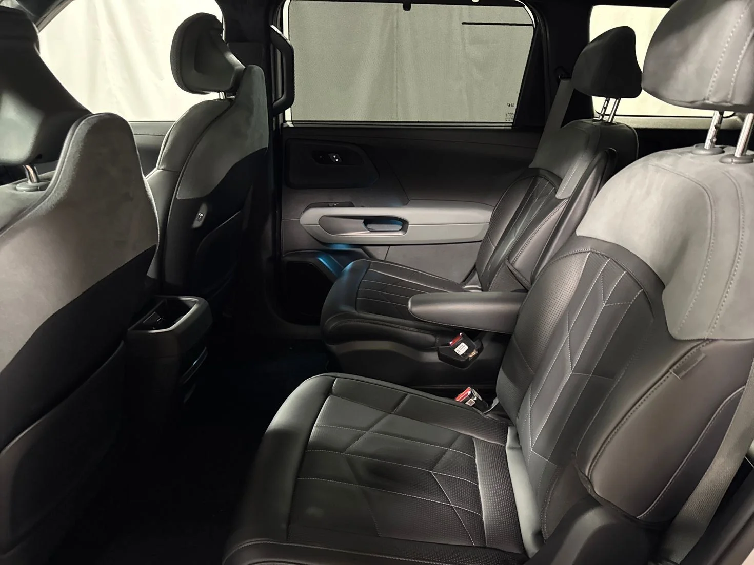 New 2027 Ebony Black Kia X-Pro SX-Prestige image 15