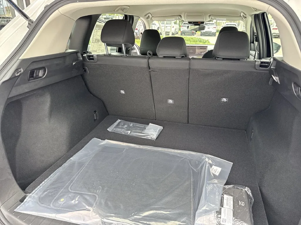 New 2026 White Metallic Mazda 2.5 S AWD image 55