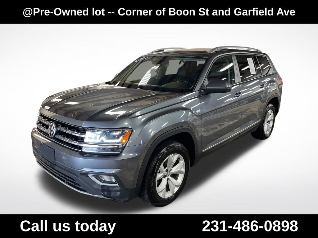 Used 2018 Gray Volkswagen SEL image 1
