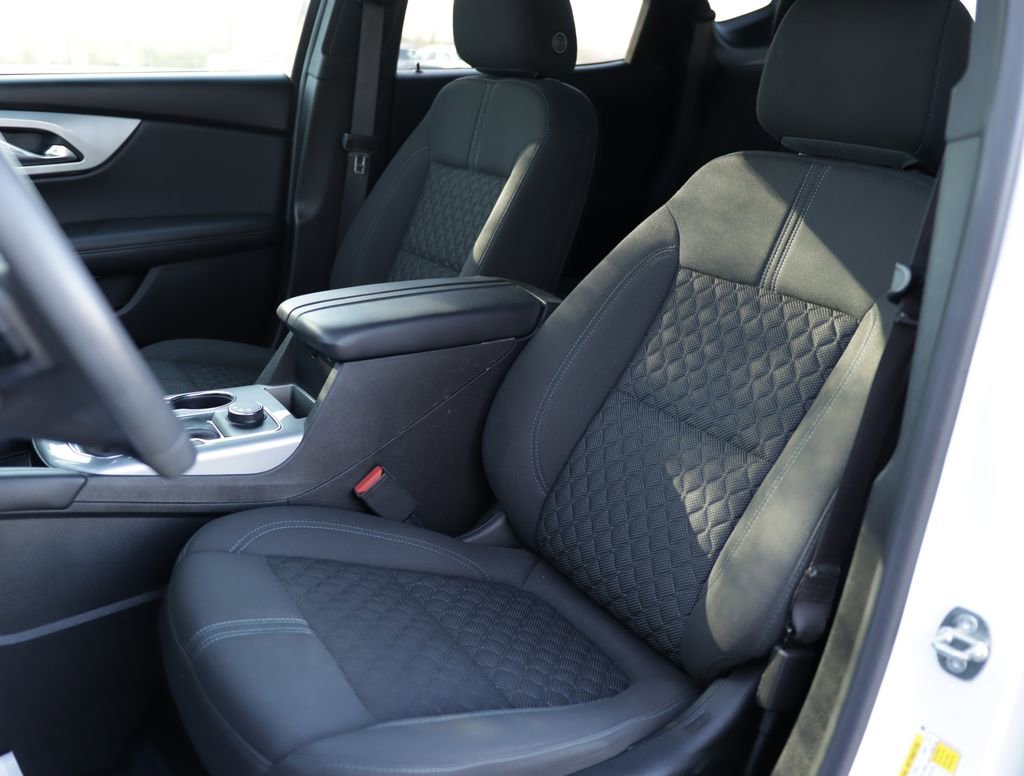 Used 2021 Summit White Chevrolet 1LT image 21