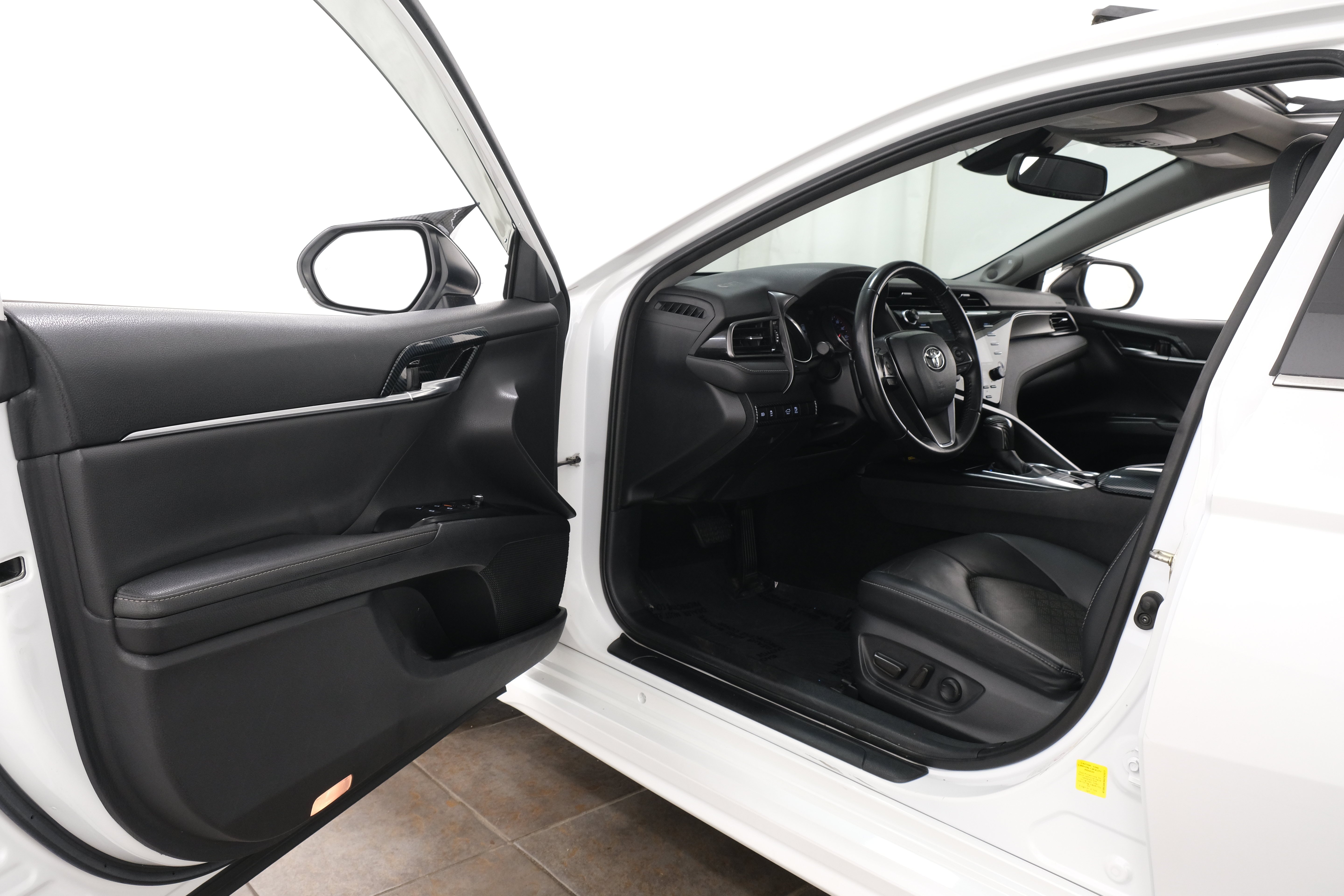 Certified Used 2019 Wind Chill Pearl Toyota XSE image 26