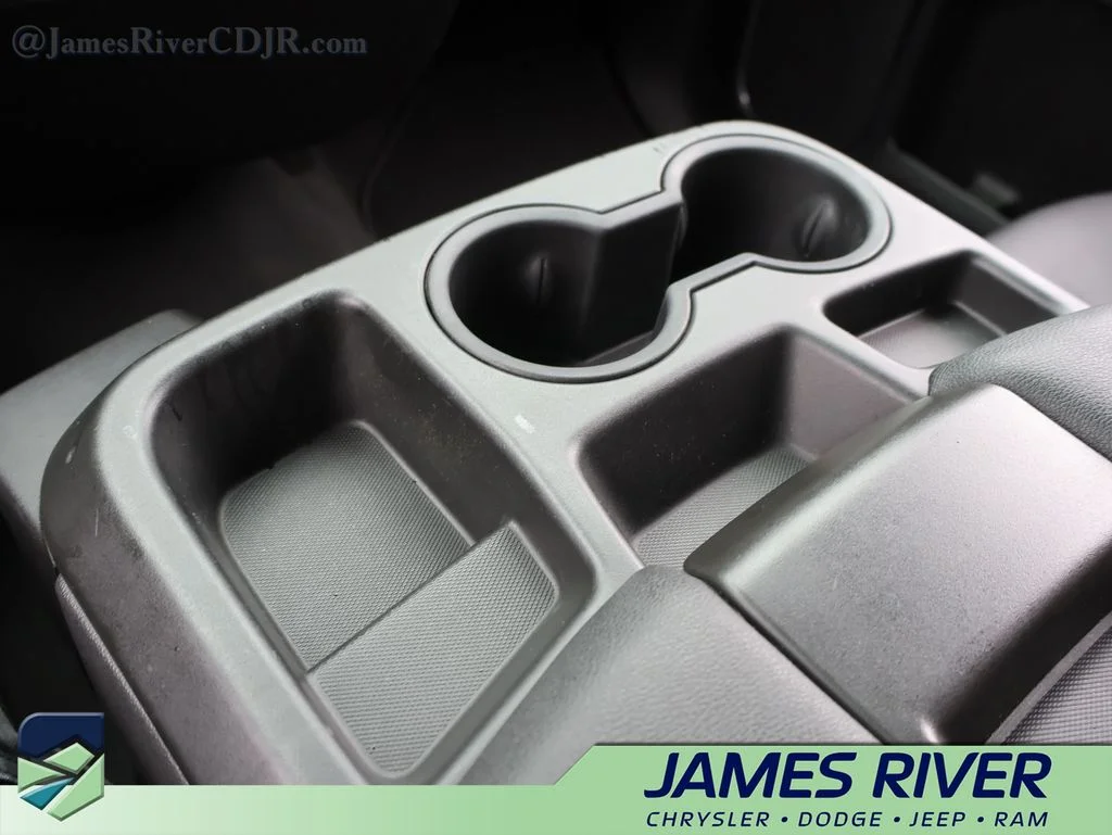 Used 2025 Silver GMC SLT image 37
