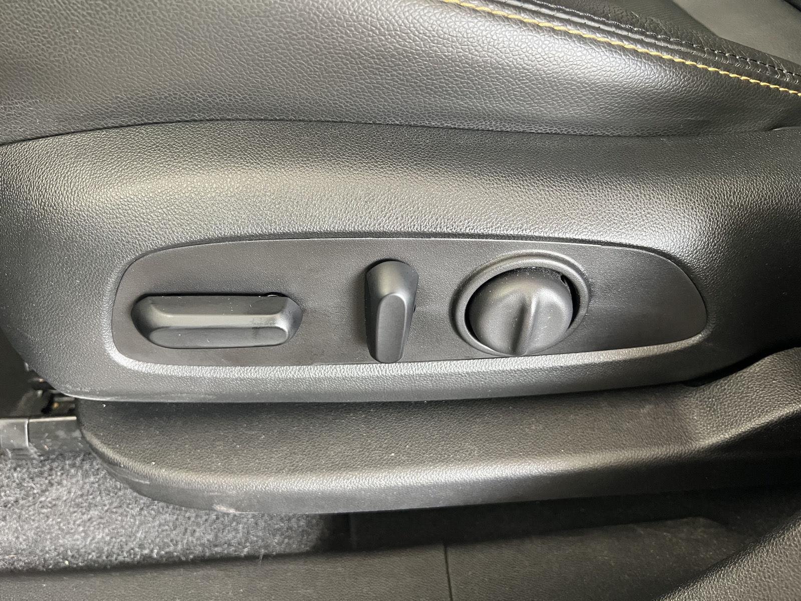 Used 2020 Mosaic Black Metallic Chevrolet Premier image 6