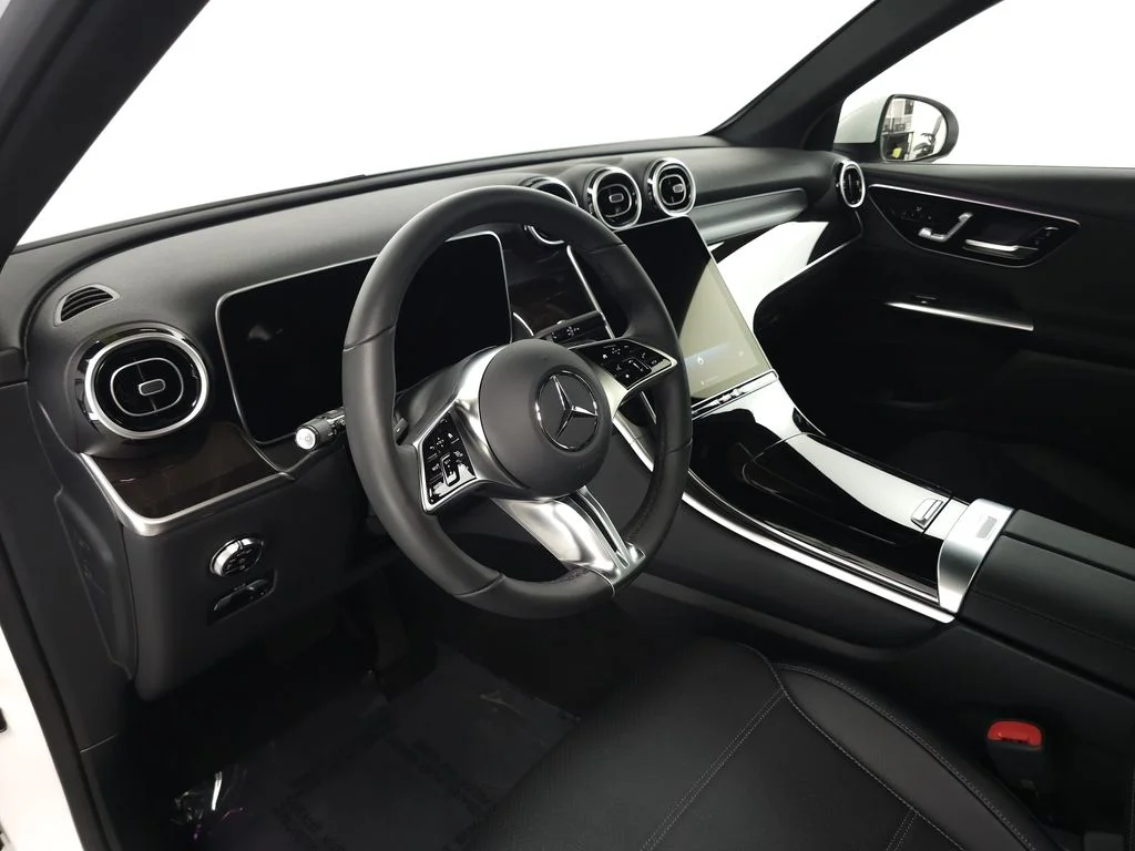 Certified Used 2026 Polar White Mercedes-Benz GLC 300 image 8