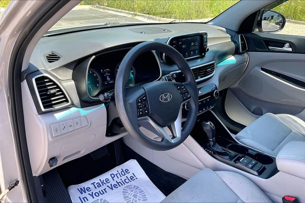 Used 2020 Silver Hyundai Value image 14