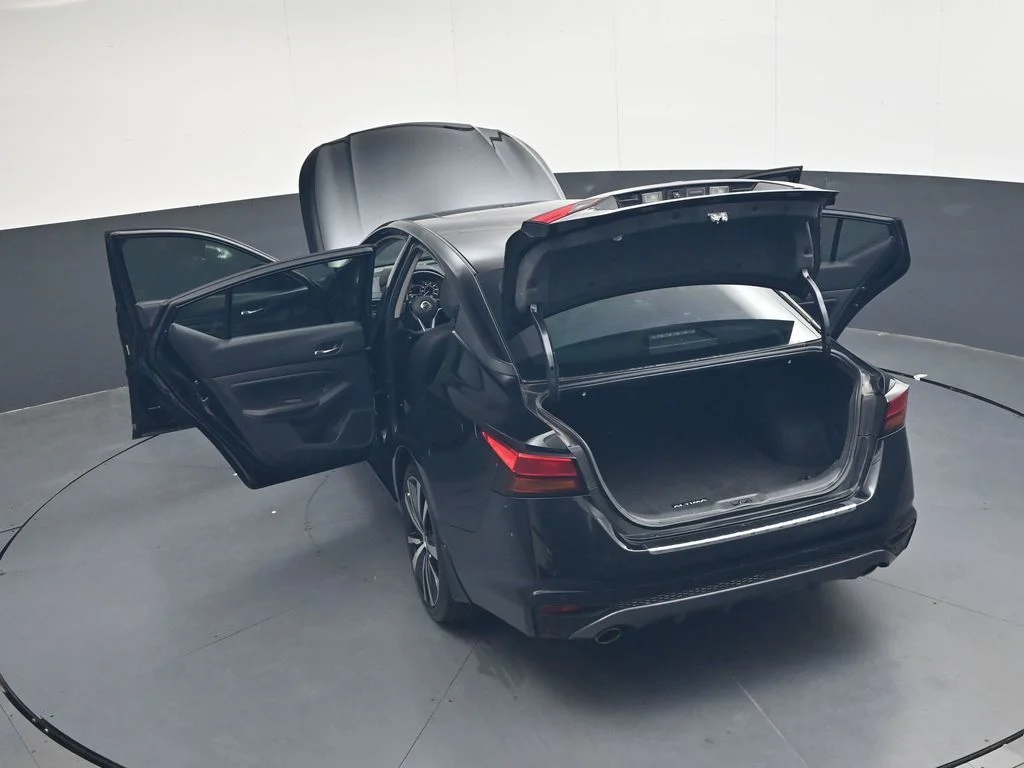 Used 2021 Black Nissan 2.5 SR image 56