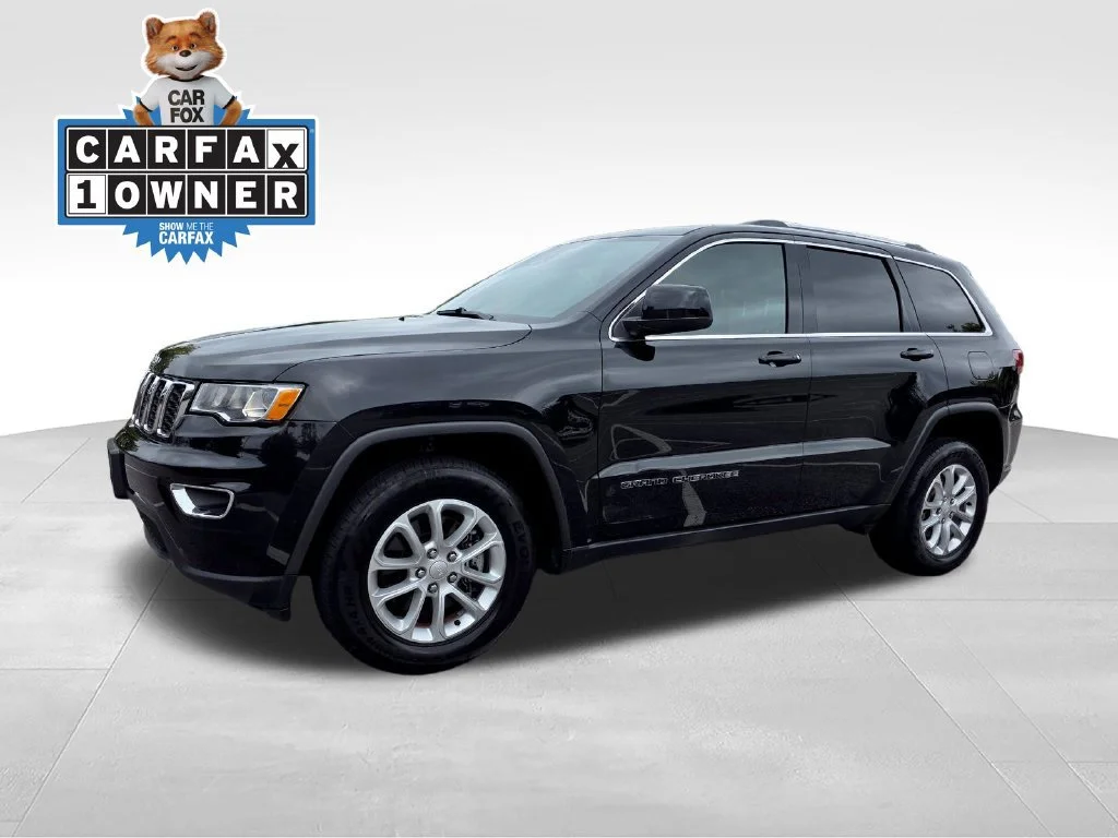 Used 2021  Jeep Laredo X image 2