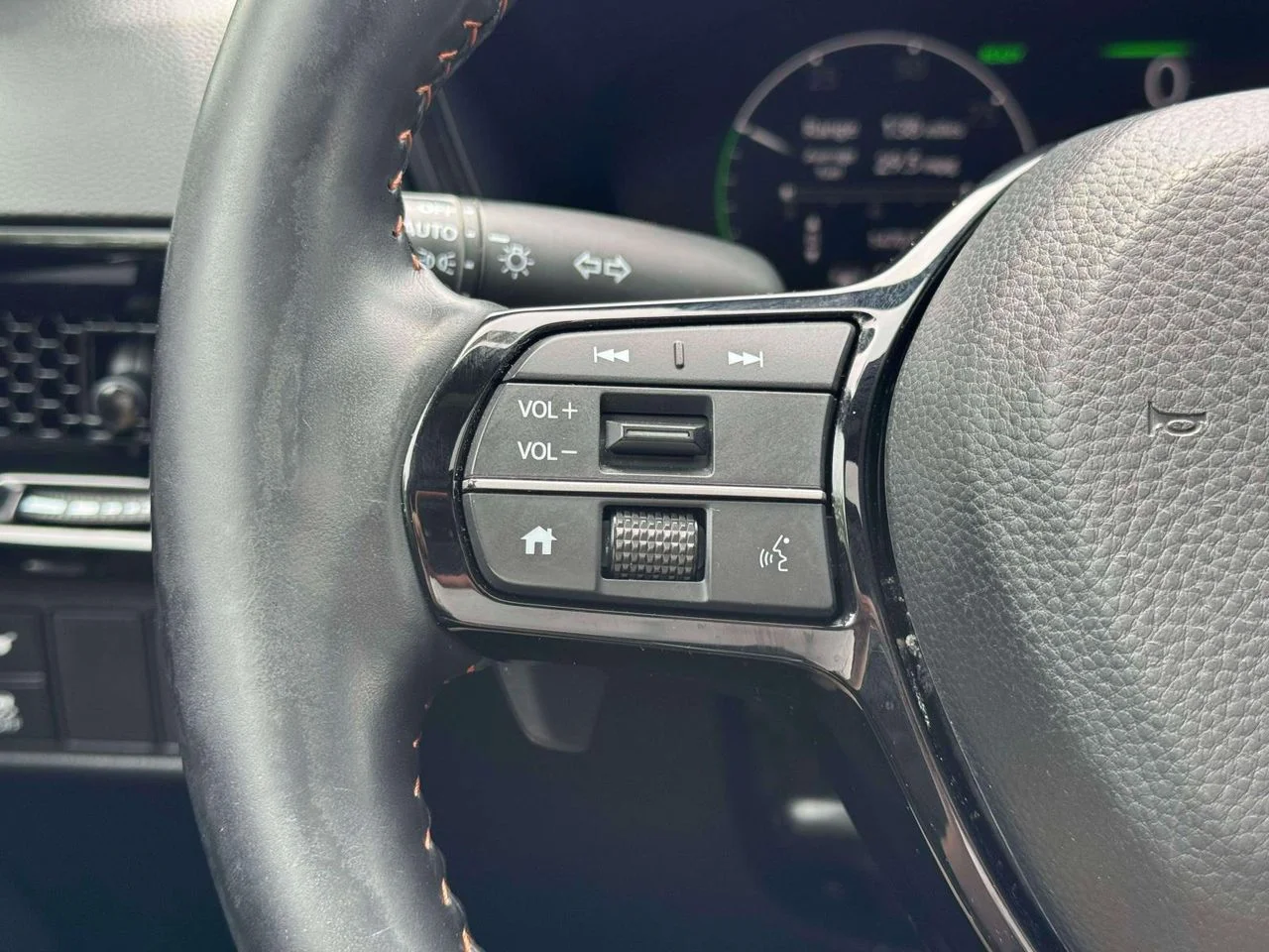 Used 2025 Urban Gray Pearl Honda Sport Touring image 27