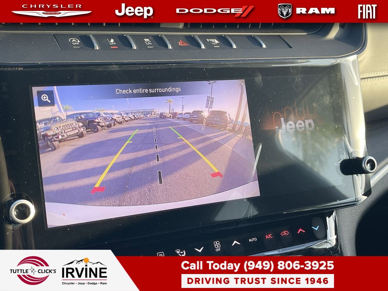 New 2026 Bright White Clear-Coat Exterior Paint Jeep Laredo Altitude image 25
