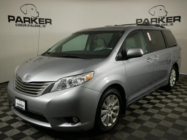 2013 Toyota Sienna's photo