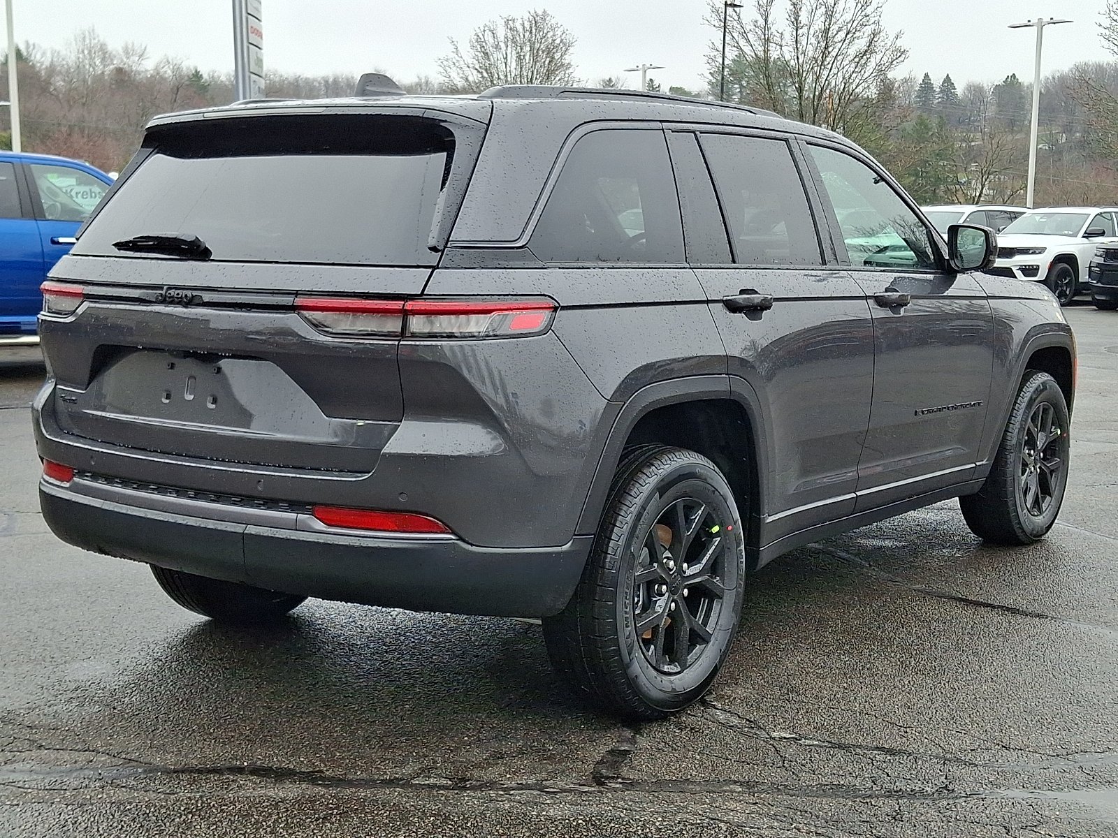 New 2026 Baltic Gray Metallic Clear-Coat Exterior Paint Jeep Altitude 4x4 image 6