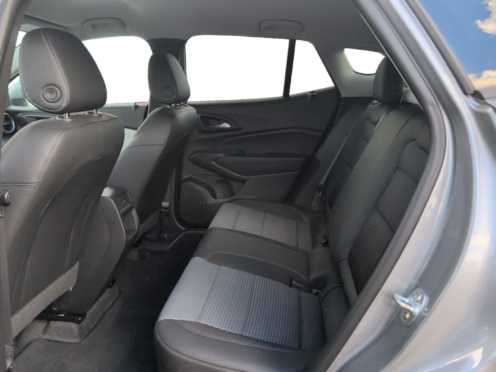 Used 2025 Sterling Gray Metallic Chevrolet LT image 19
