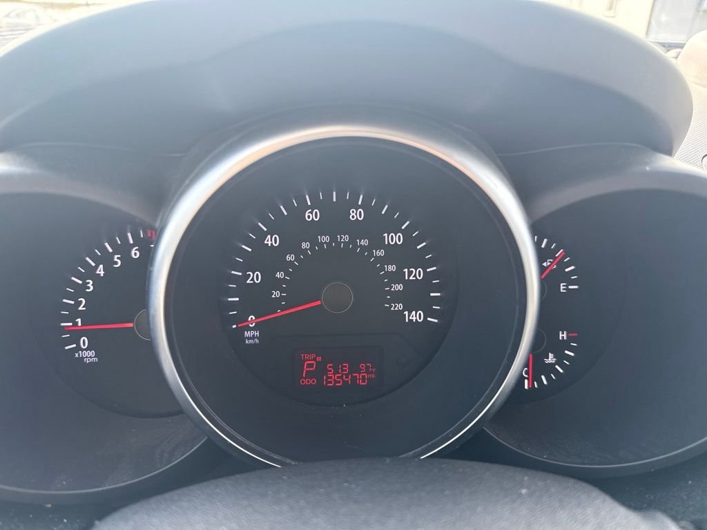 Used 2012 Green Kia Plus image 21