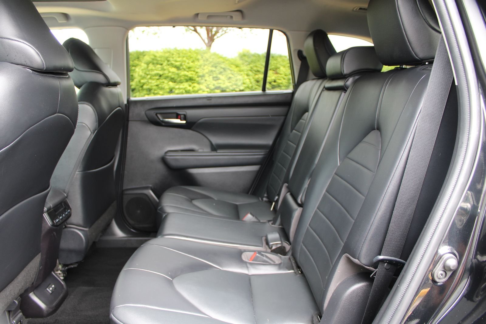 Used 2022 Black Toyota XLE image 6